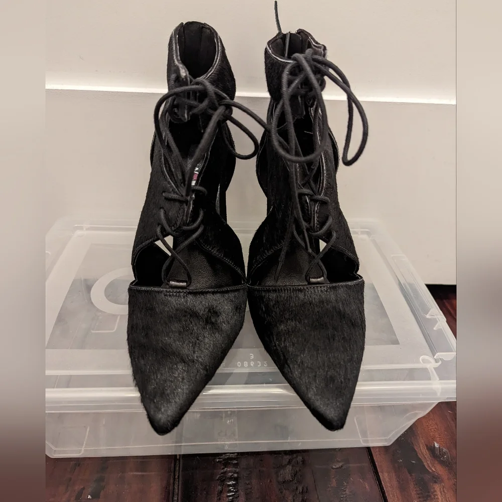 Nine West Black Pointed Toe Lace Up Cow Fur Heels Size 6.5 - Picture 3 of 13